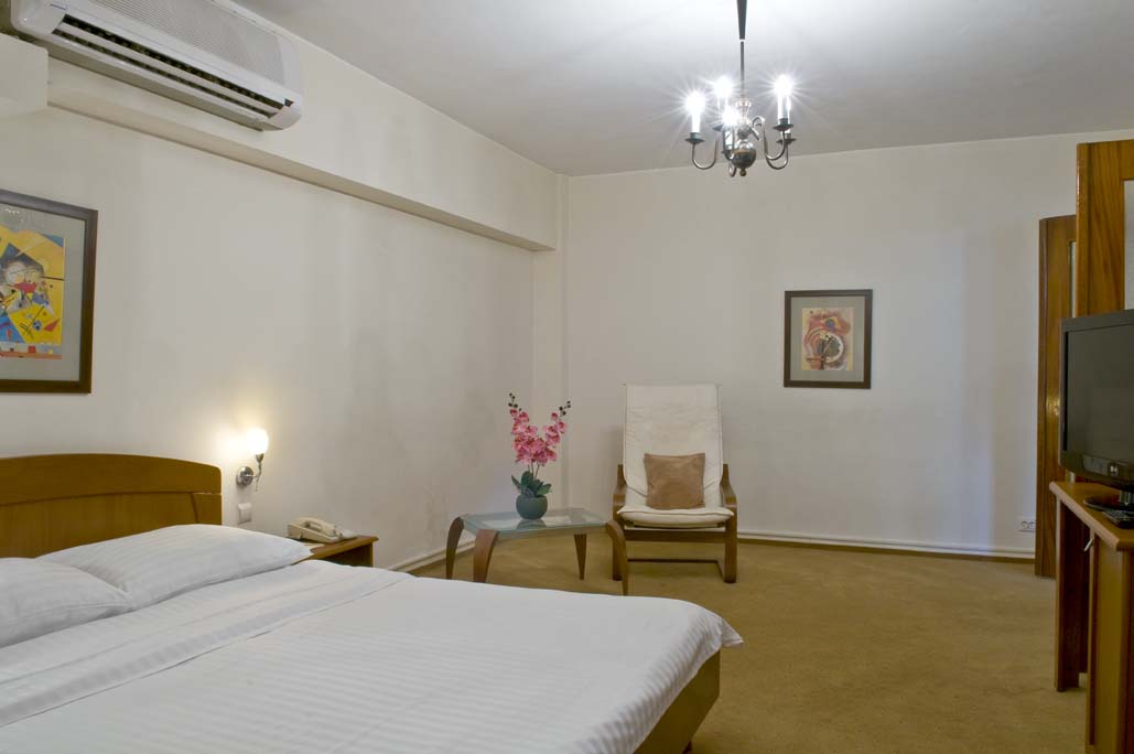 8Studio Residence.jpg